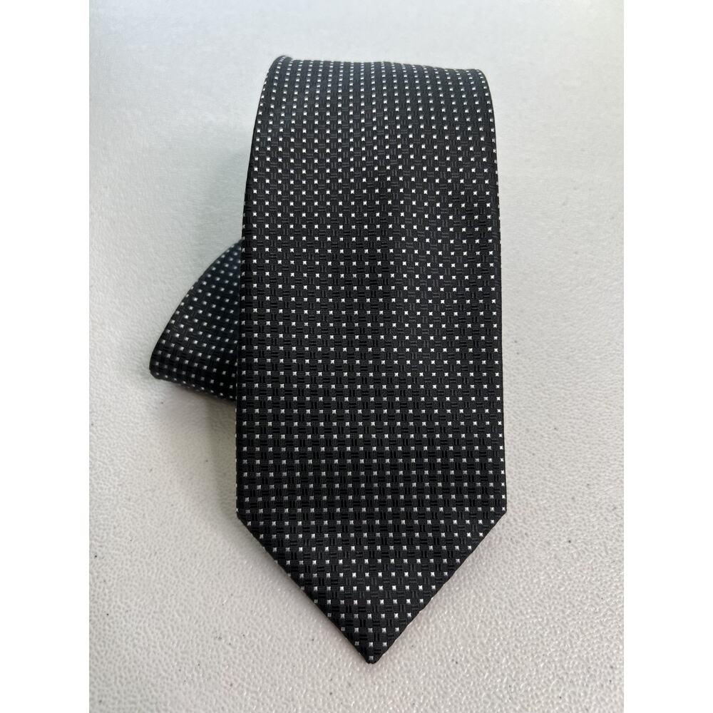 Raffaello Black, Gray Geometric Pattern Handsewn 100% Silk Tie NWOT
